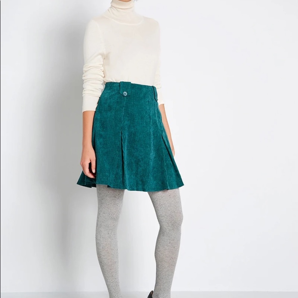 Teal Corduroy High-Waisted Mini Skirt w Pleats